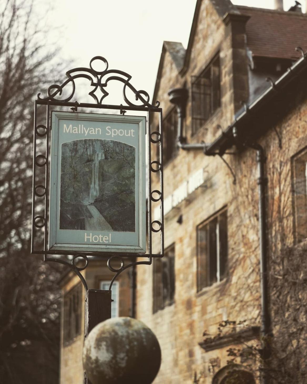 Mallyan Spout Hotel Goathland Extérieur photo