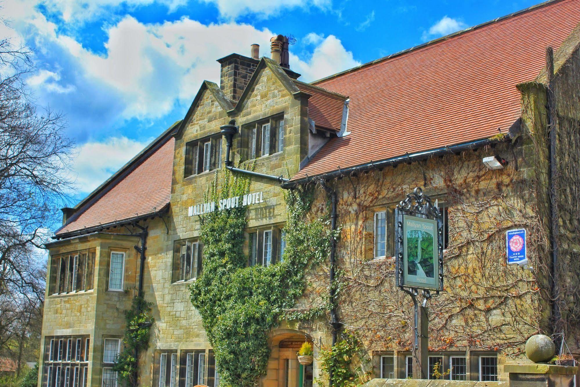 Mallyan Spout Hotel Goathland Extérieur photo